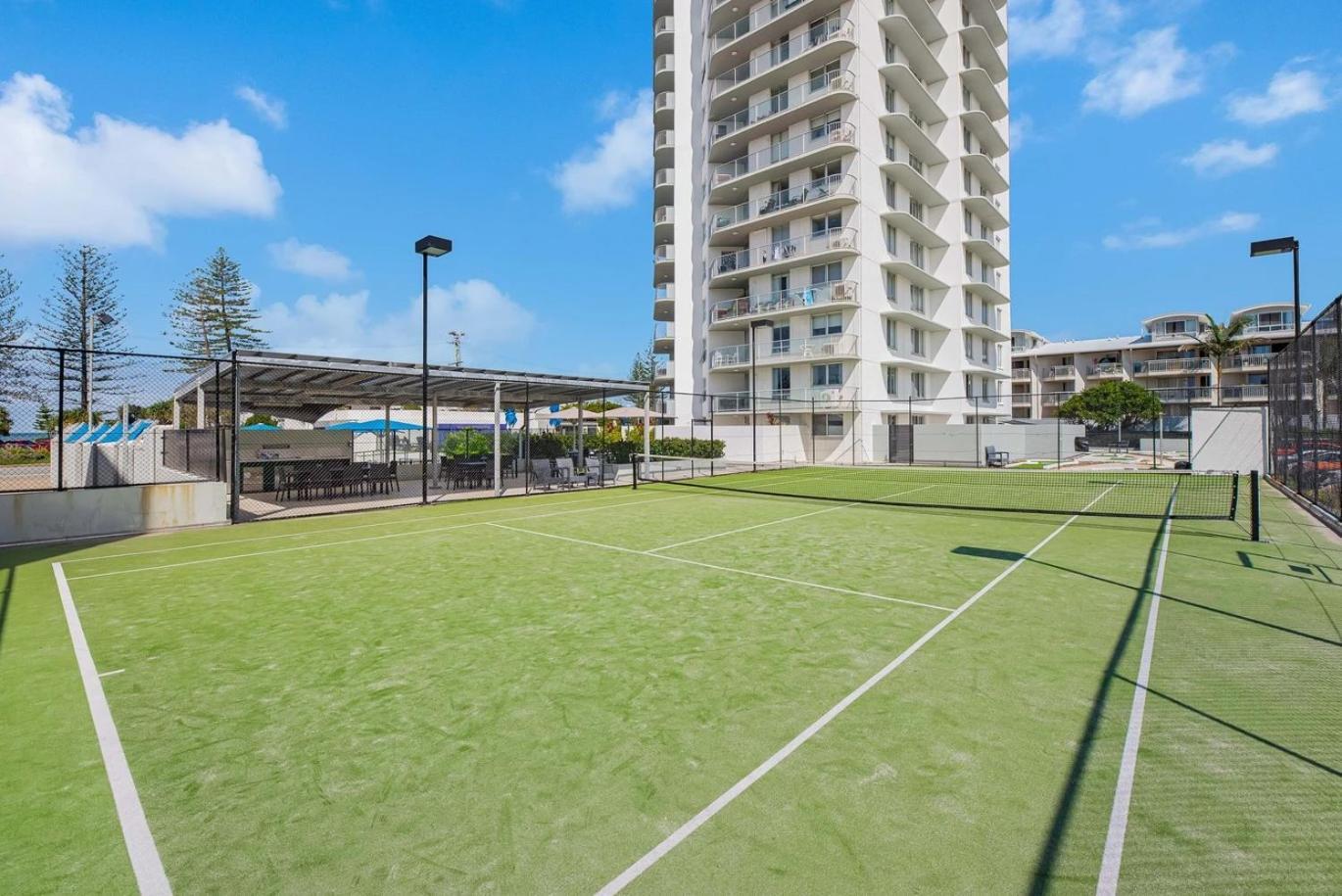 Mandolin Beachfront Resort Alexandra Headland Bagian luar foto