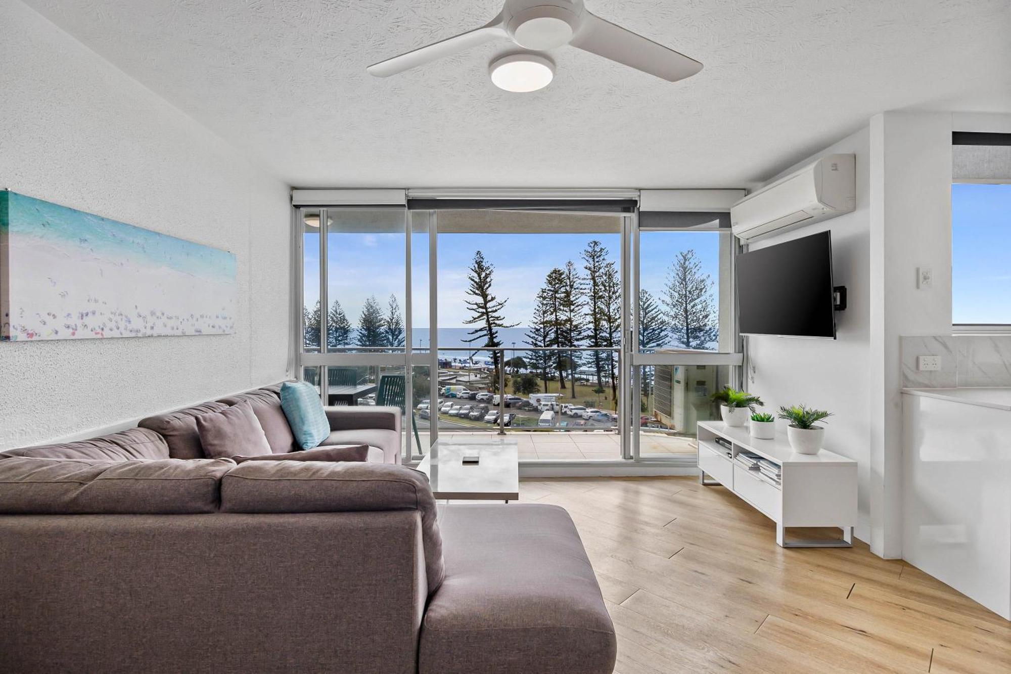 Mandolin Beachfront Resort Alexandra Headland Bagian luar foto