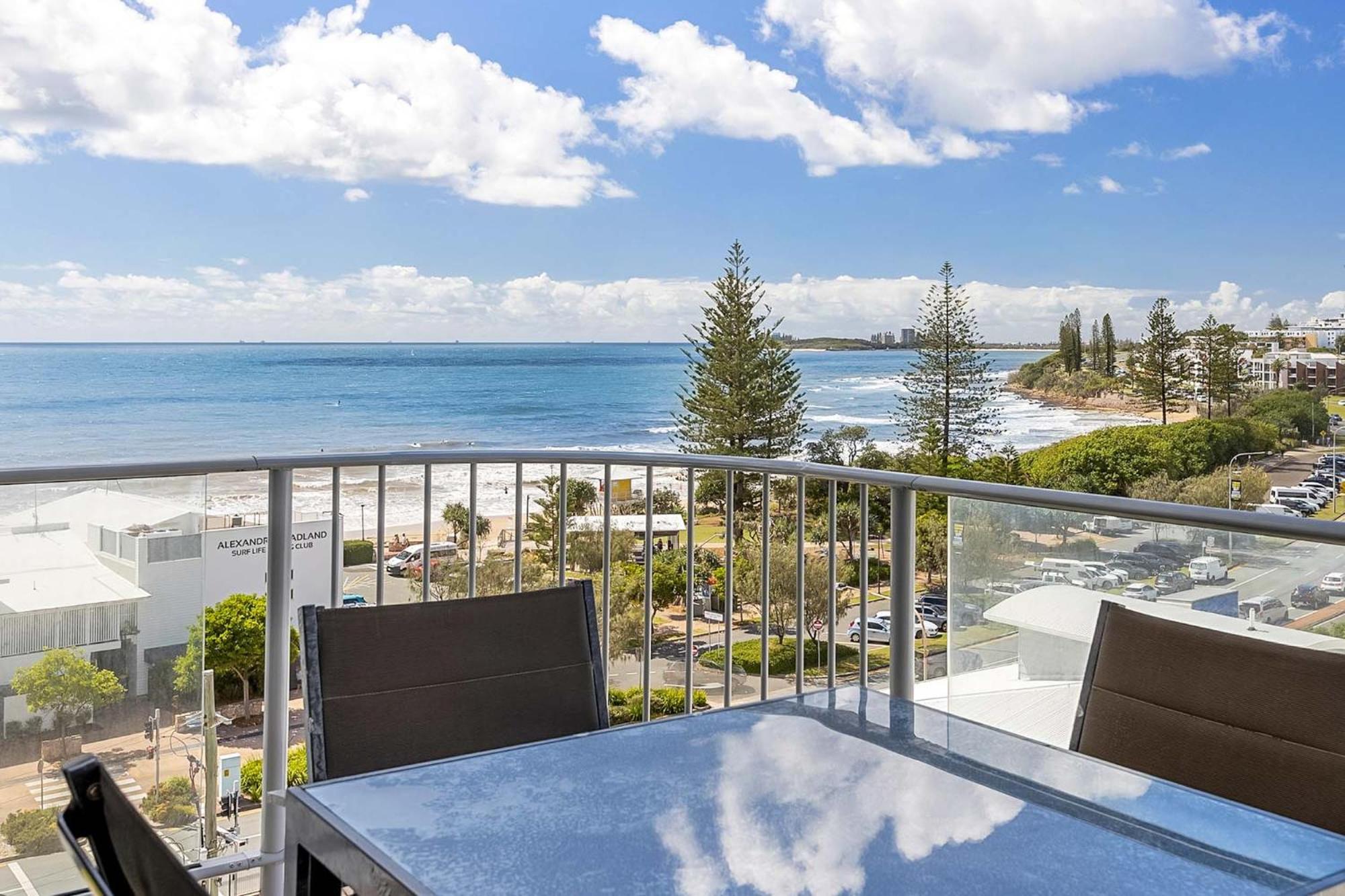 Mandolin Beachfront Resort Alexandra Headland Bagian luar foto