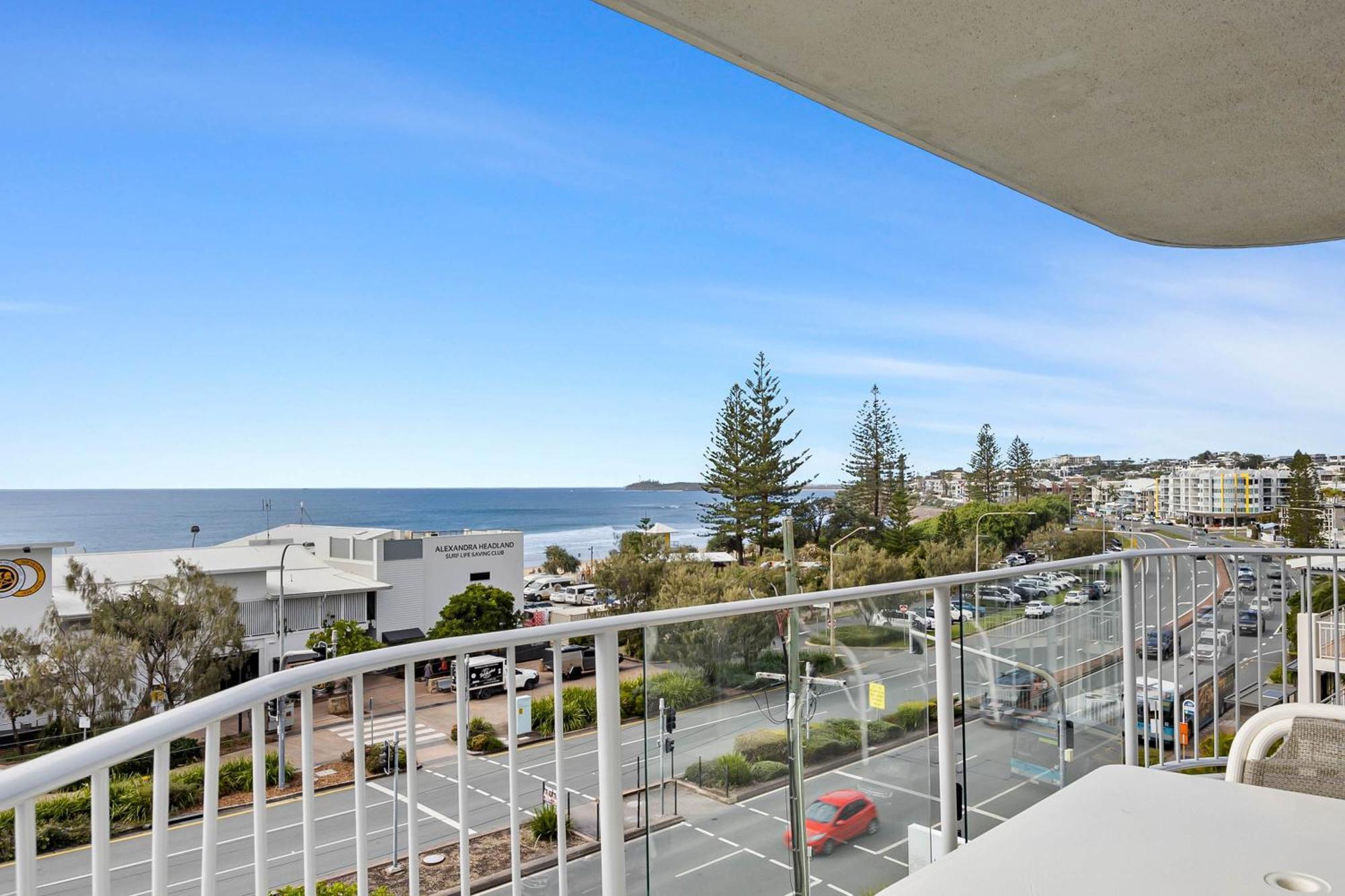 Mandolin Beachfront Resort Alexandra Headland Bagian luar foto