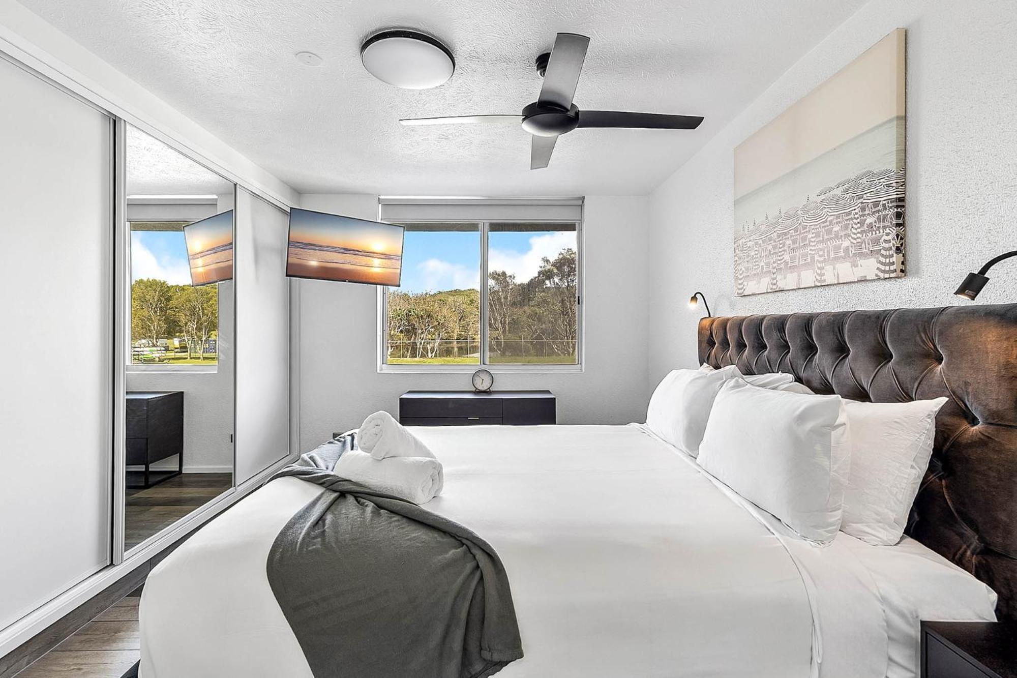 Mandolin Beachfront Resort Alexandra Headland Bagian luar foto