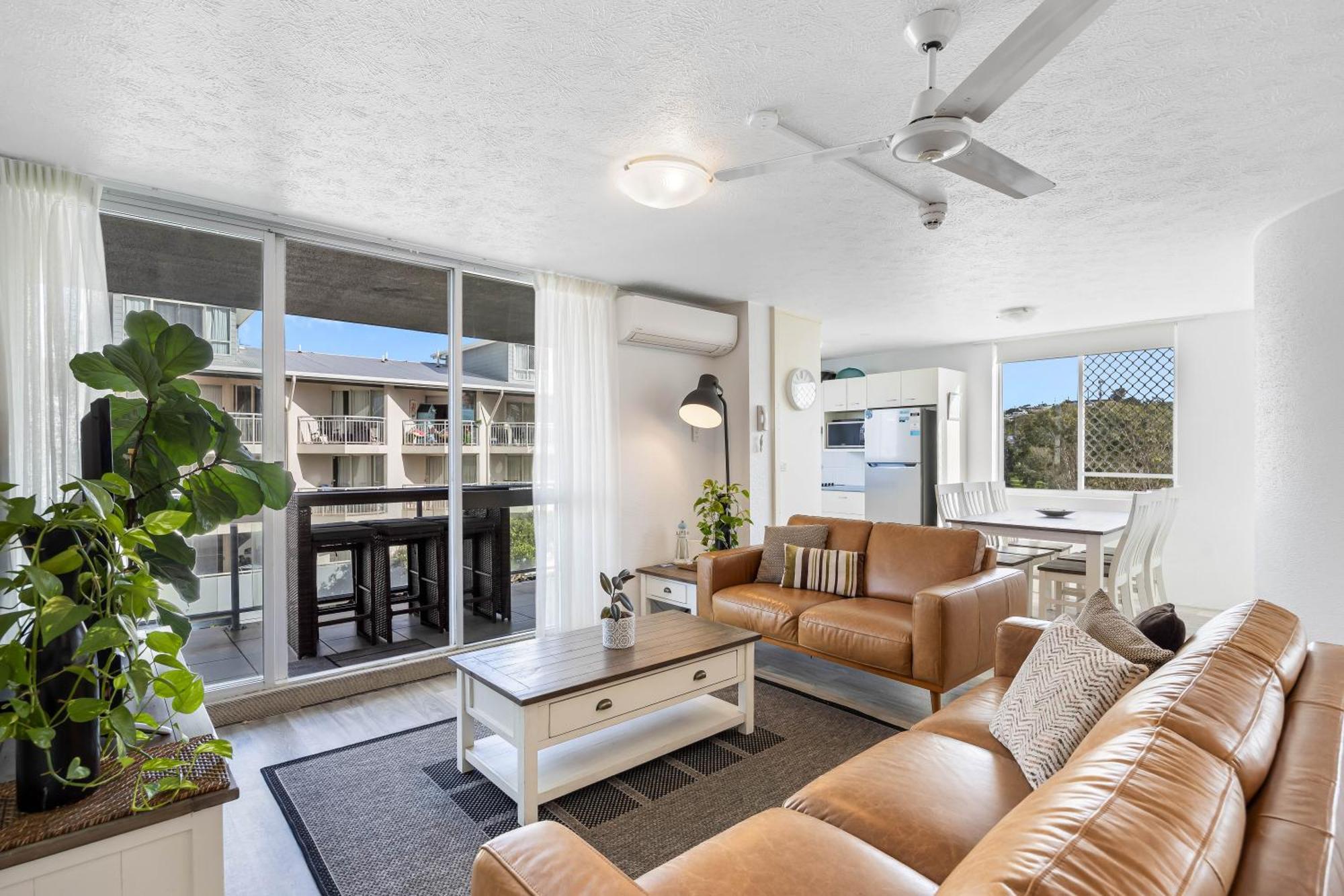 Mandolin Beachfront Resort Alexandra Headland Bagian luar foto