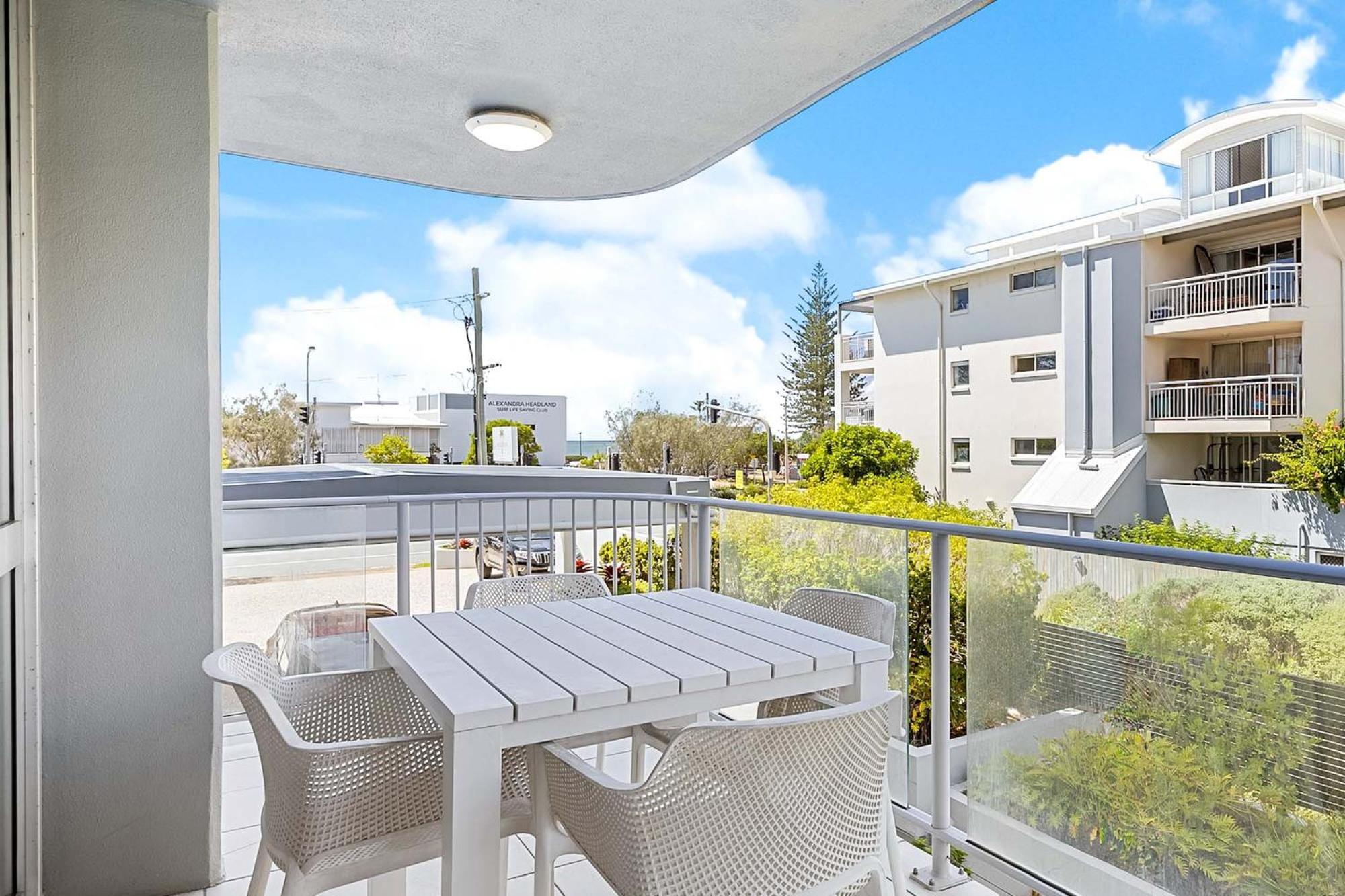 Mandolin Beachfront Resort Alexandra Headland Bagian luar foto