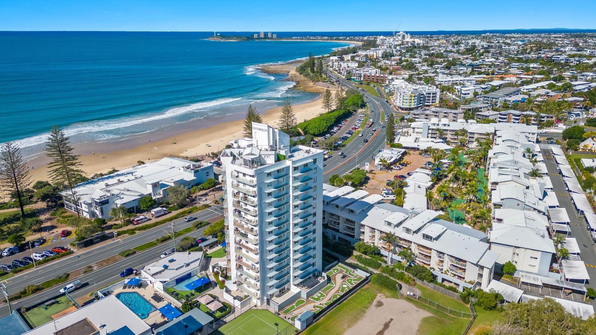 Mandolin Beachfront Resort Alexandra Headland Bagian luar foto